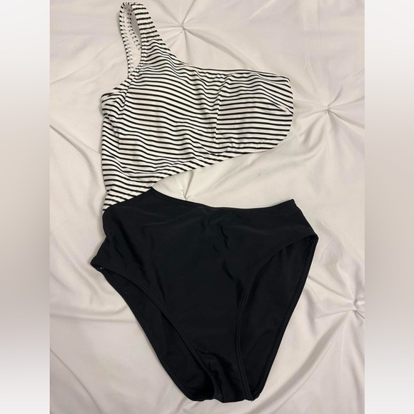 Abercrombie & Fitch Black Swimsuit - Picture 1 of 3